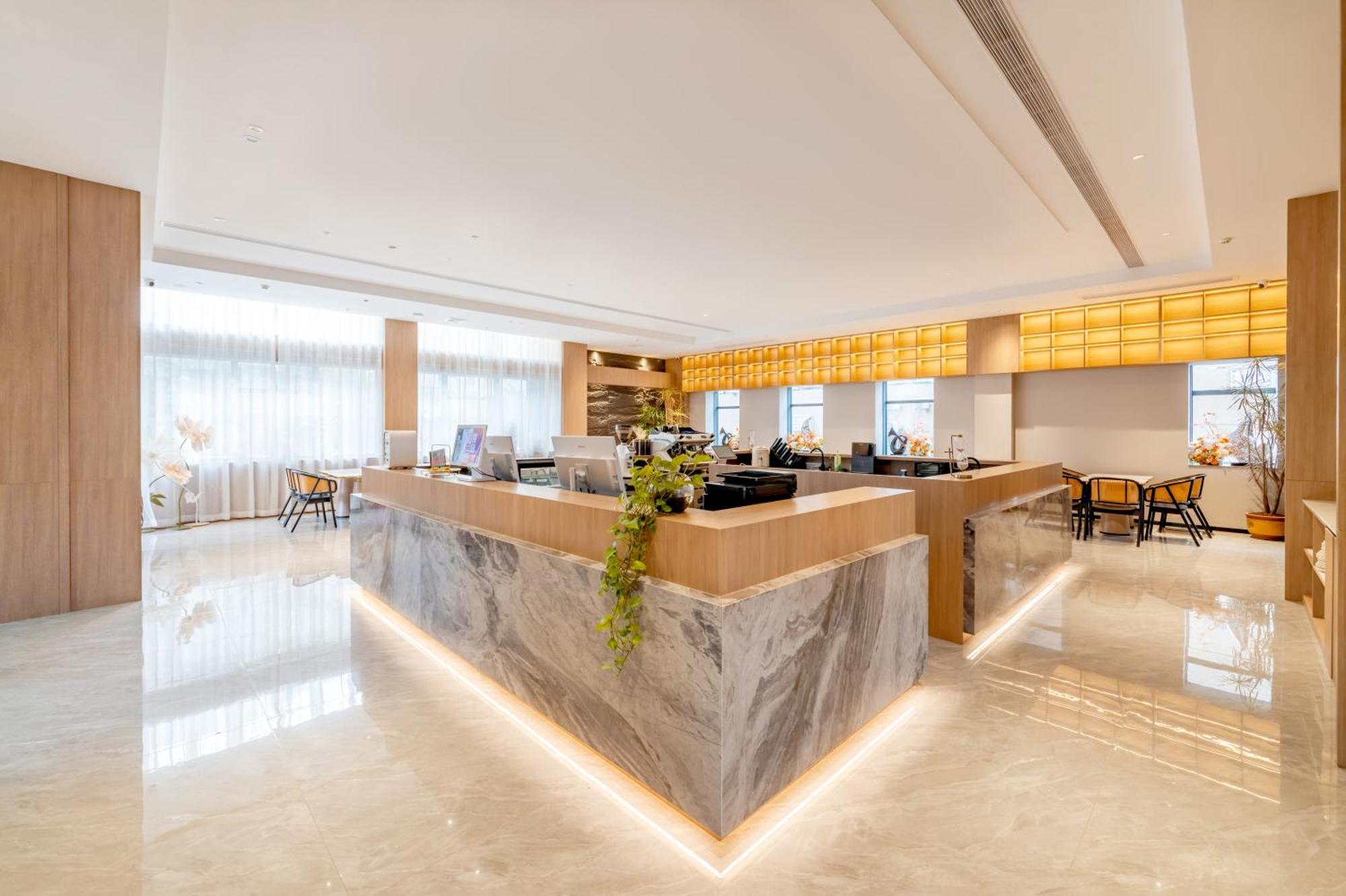 Luyue Hotel Movie Hotel Huaqiangbei Convention And Exhibition Center Branch เซินเจิ้น ภายนอก รูปภาพ