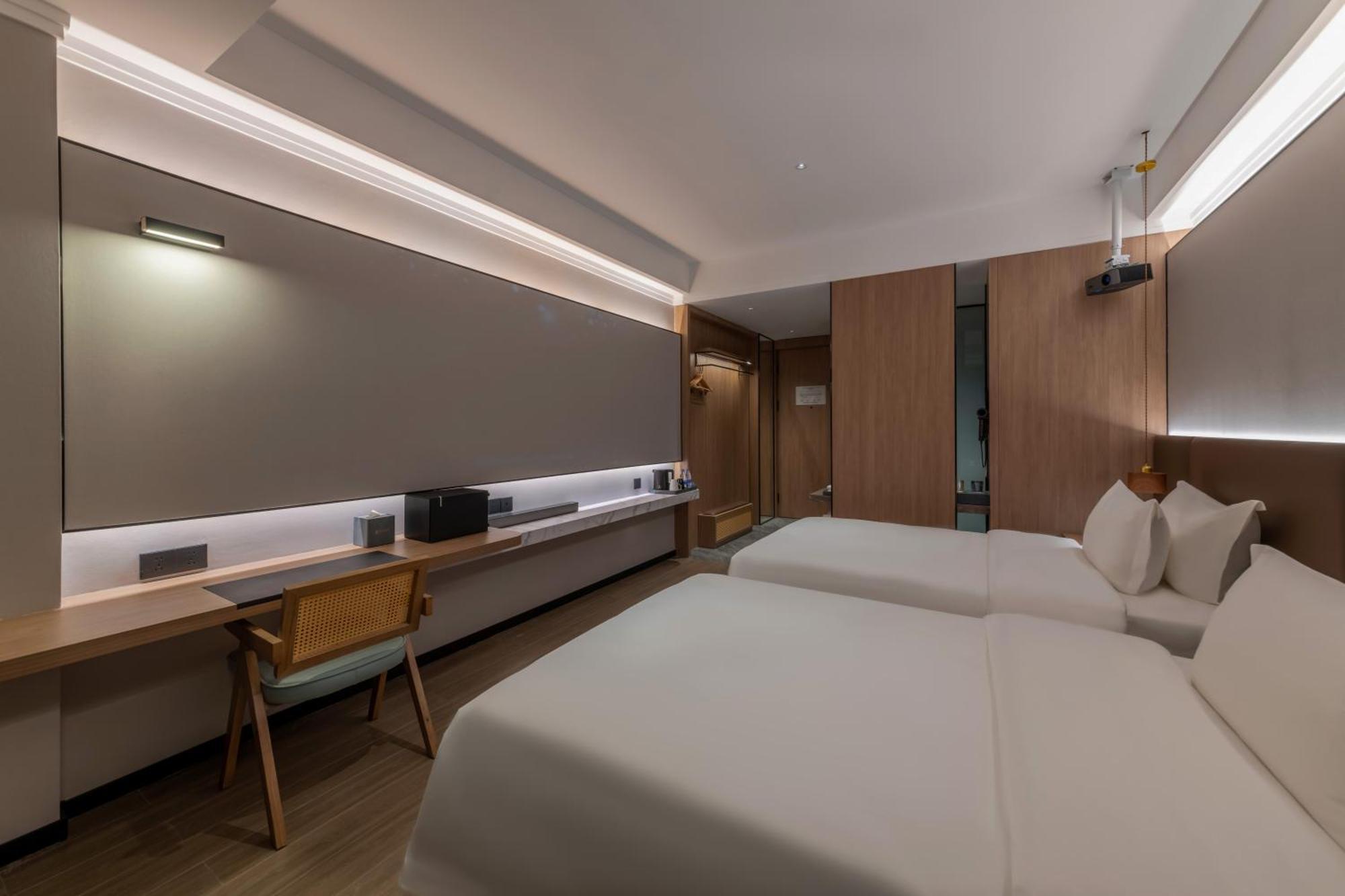 Luyue Hotel Movie Hotel Huaqiangbei Convention And Exhibition Center Branch เซินเจิ้น ภายนอก รูปภาพ
